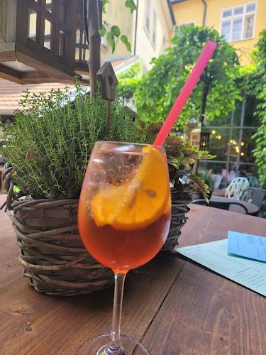 Opinii despre Cathedral Café în Staré Město - Gastronomie a pohostinství