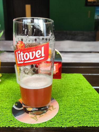 Občerstvení pod hradem