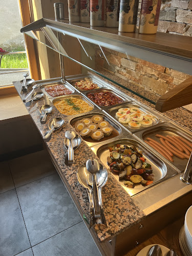 Restaurace a penzion Pod Lípami