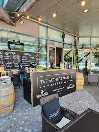 Opinii despre The Farmers' Market Bar & Grill în Praha - Gastronomie a pohostinství