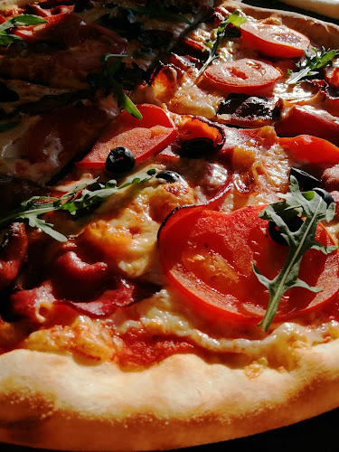 Opinii despre Pizza Beroun în Město - Gastronomie a pohostinství