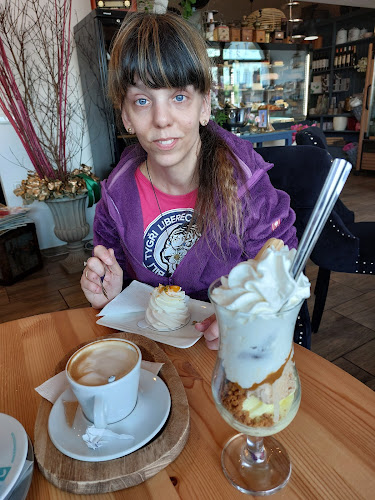 Opinii despre Flowers Fantazie Coffee în Nový Bydžov - Gastronomie a pohostinství