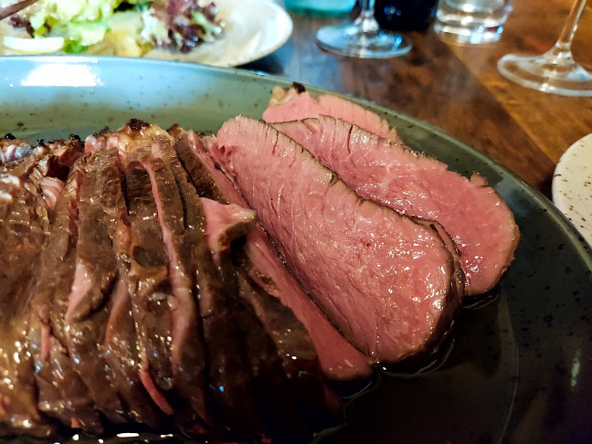 Bulldog Steakhouse - Gastronomie a pohostinství