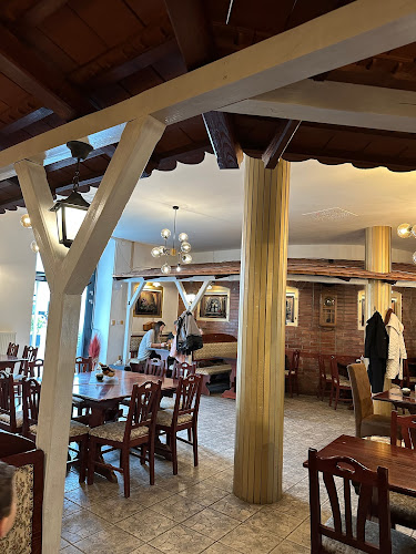 Opinii despre Restaurant Caffe Pizzeria Santa Maria în Hradec Králové - Gastronomie a pohostinství