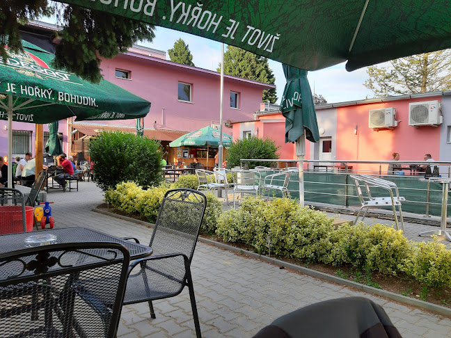 Opinii despre Pivnice U Haryho în Hodonín - Gastronomie a pohostinství