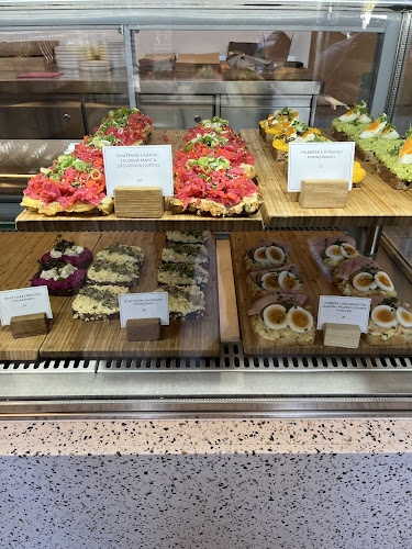 KRO COFFEE VINOHRADY - COFFEE & BAKERY