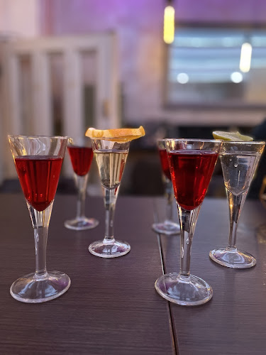 Opinii despre Satin Bar & Cafe în Brno - Gastronomie a pohostinství