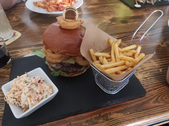 Opinii despre Pizza & Burger Cool în Turnov - Gastronomie a pohostinství