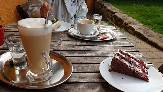 Opinii despre Káva jen tak în Karlovy Vary - Gastronomie a pohostinství