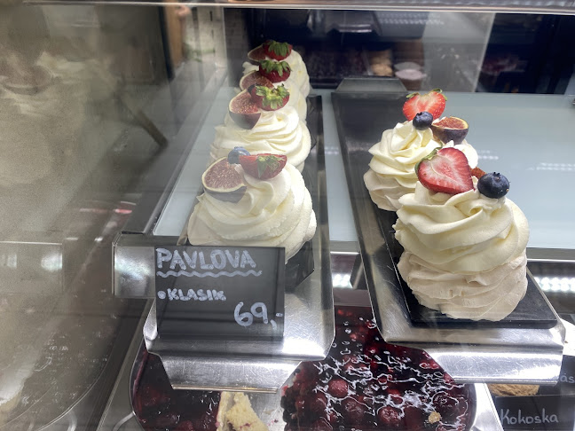 Opinii despre Kavárna & Cukrárna VLOČKA în Frýdlant - Gastronomie a pohostinství