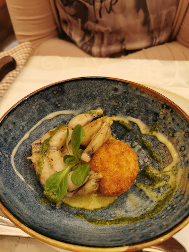 Bílá kráva - steaky a francouzská venkovská kuchyně - Gastronomie a pohostinství