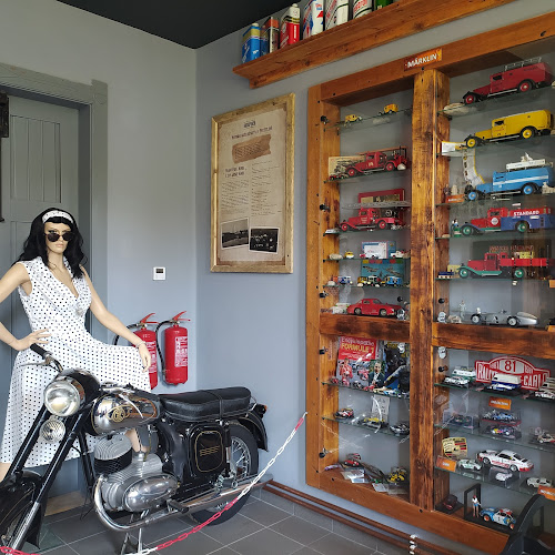 FABRIKA café bar - Gastronomie a pohostinství