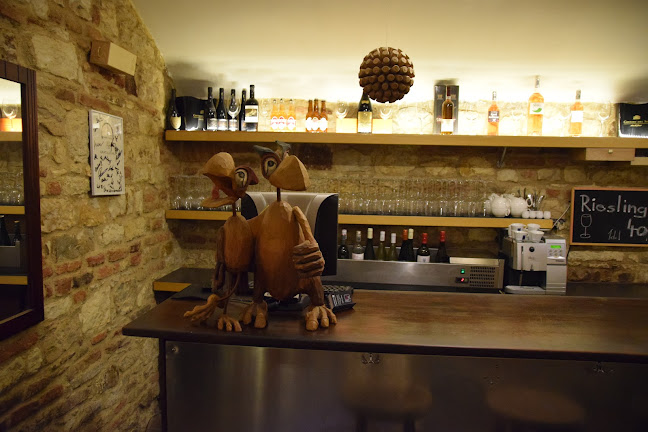 VINNÝ SKLEP ÚJEZD 19 - Gastronomie a pohostinství