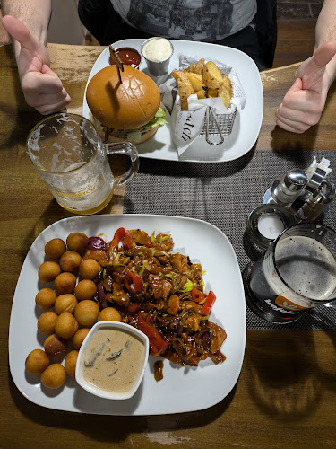 Opinii despre Restaurace Car Club în Vrchlabí - Gastronomie a pohostinství