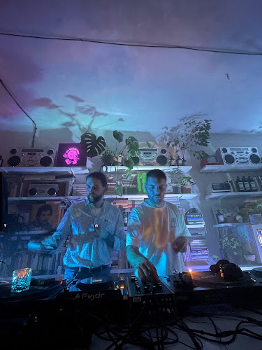 Comentarii opinii despre MōōVEMENT