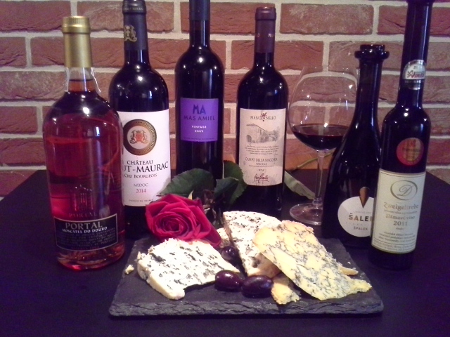 Comentarii opinii despre Český archiv vín Dejvice (vinotéka, vinný bar, sýrárna, eshop s vínem)