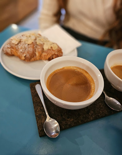 Opinii despre Head Shot Coffee Jungmannova în Nové Město - Gastronomie a pohostinství