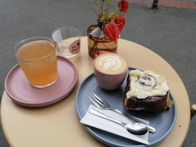 Opinii despre Letec espresso bar în Praha - Gastronomie a pohostinství