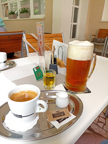 Divadelní restaurace a kavárna Luhačovice - Gastronomie a pohostinství