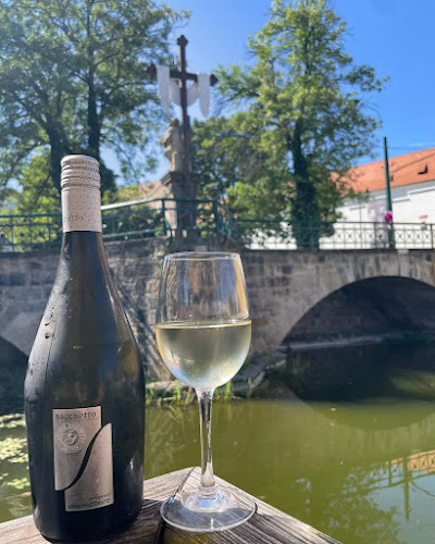 Opinii despre Strouha - coffee&wine&spirits în Plzeň 3 - Gastronomie a pohostinství