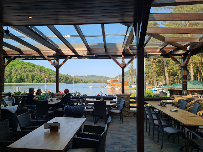 Opinii despre Turnovská pivnice Nad Jezerem în Doksy - Gastronomie a pohostinství