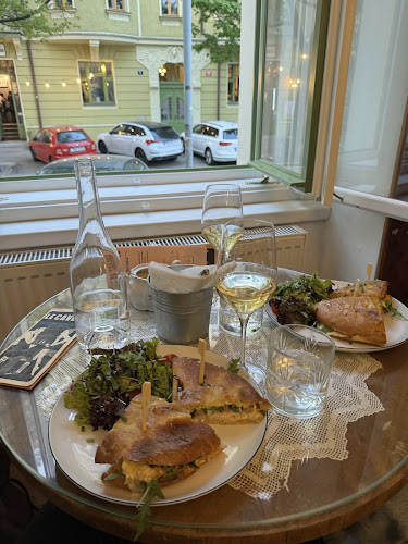 nám. J. z Poděbrad 9, 130 00 Praha 3-Vinohrady