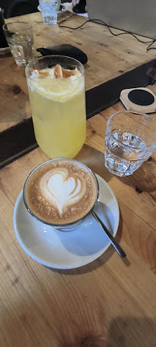 Comentarii opinii despre Kavárna co hledá jméno