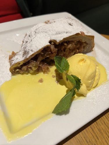 Opinii despre Staroměstská restaurace în Staré Město - Gastronomie a pohostinství