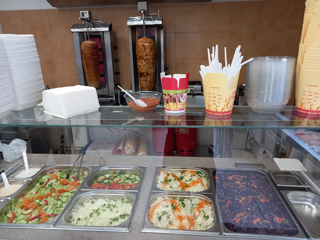 AZZA KEBAB HOUSE - Gastronomie a pohostinství