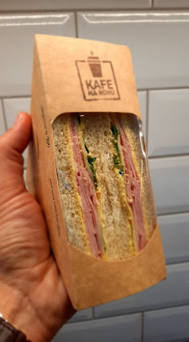 Opinii despre KAFE NA ROHU Olomouc în Olomouc - Gastronomie a pohostinství