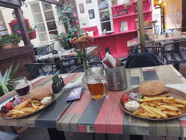 The Wall Pub - Malá Strana