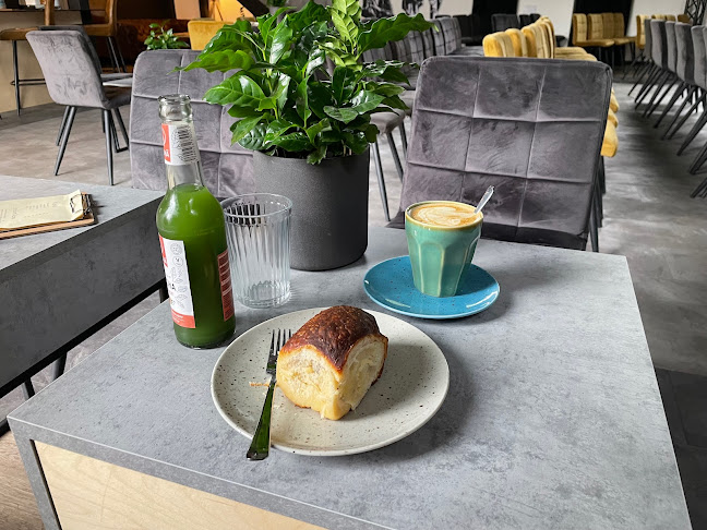 Opinii despre Crowd Cafe în Praha 4 - Gastronomie a pohostinství