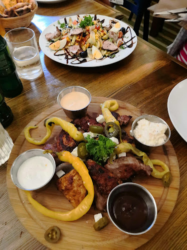 Opinii despre Pizza & Burger Cool în Turnov - Gastronomie a pohostinství