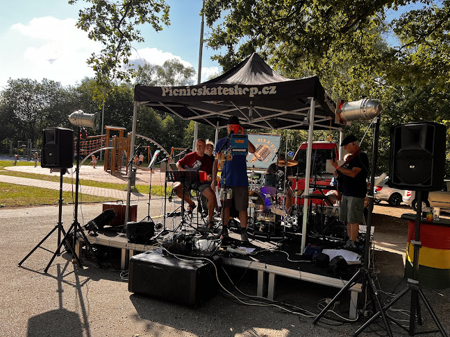 Opinii despre Malá Jamajka în Město - Gastronomie a pohostinství