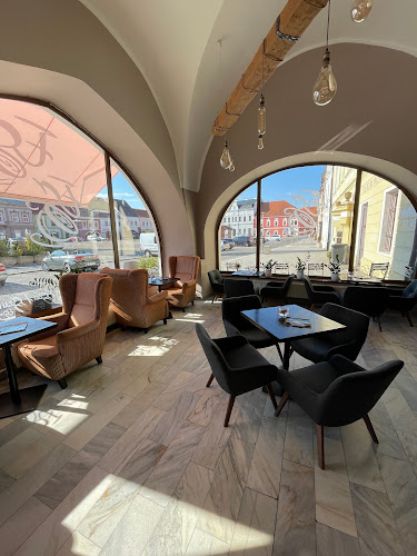 Mírové nám. 80, 432 01 Kadaň 1