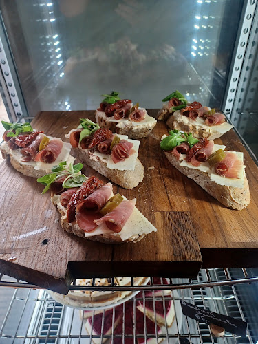 Pullt - Gastronomie a pohostinství