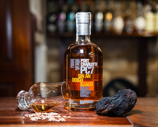 Whiskeria bar - Gastronomie a pohostinství