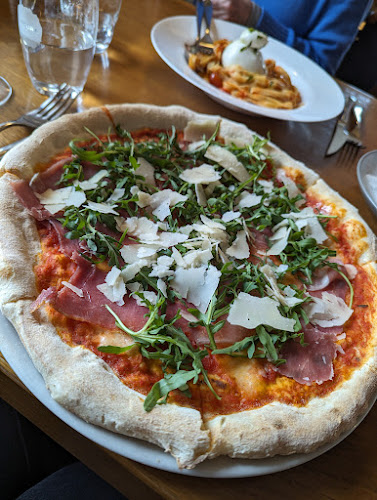 Opinii despre Pizzeria Piccolo Mondo în Praha 6 - Gastronomie a pohostinství