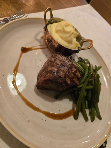 Bílá kráva - steaky a francouzská venkovská kuchyně