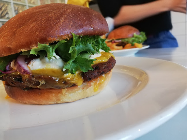 Comentarii opinii despre Eaternia