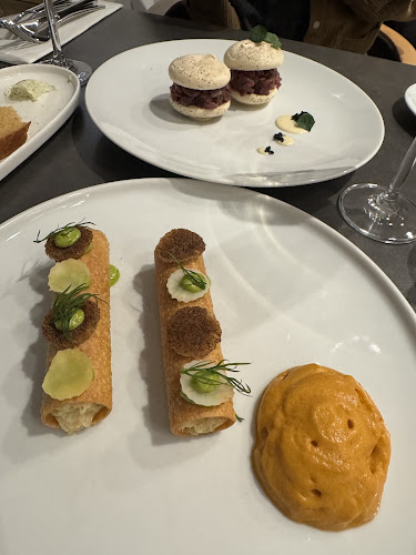 Tančící dům - Ginger & Fred Restaurant - Gastronomie a pohostinství