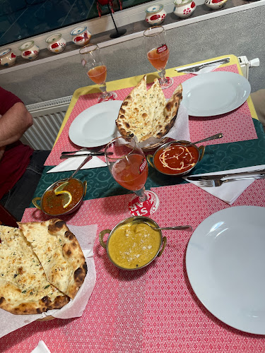 Curry & Tikka Lužiny - Gastronomie a pohostinství