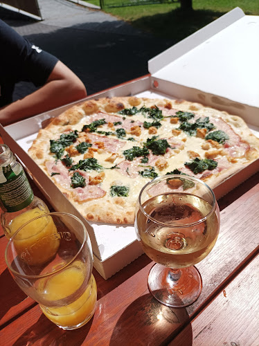 Restaurace & pizzerie Na Koupališti - Gastronomie a pohostinství