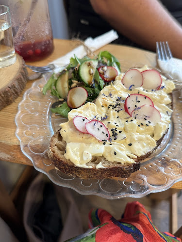 Comentarii opinii despre V lese