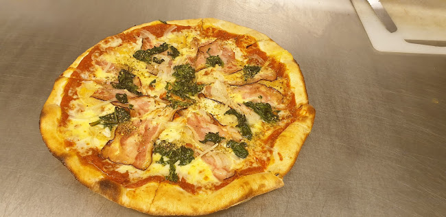 Comentarii opinii despre Komín Pub-uzavřeno