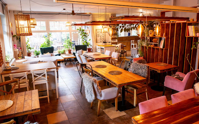 VERONIKA. The Cook & Baker.