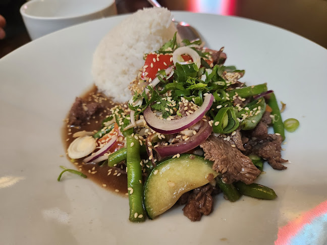 Emi Restaurant - Gastronomie a pohostinství