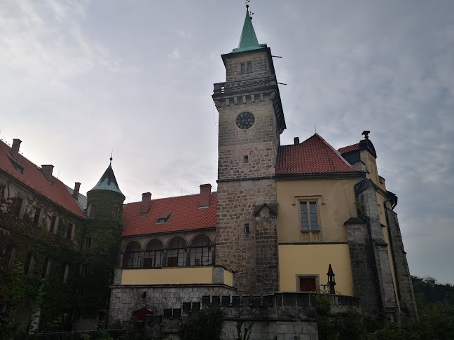 Zámecká restaurace Hrubá Skála