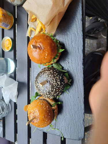 7, Komunardů 1365, Holešovice, 170 00 Praha 7