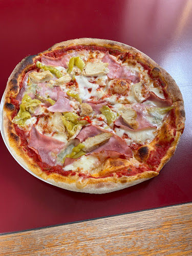 Opinii despre Pizzeria La Torretta în Praha - Gastronomie a pohostinství